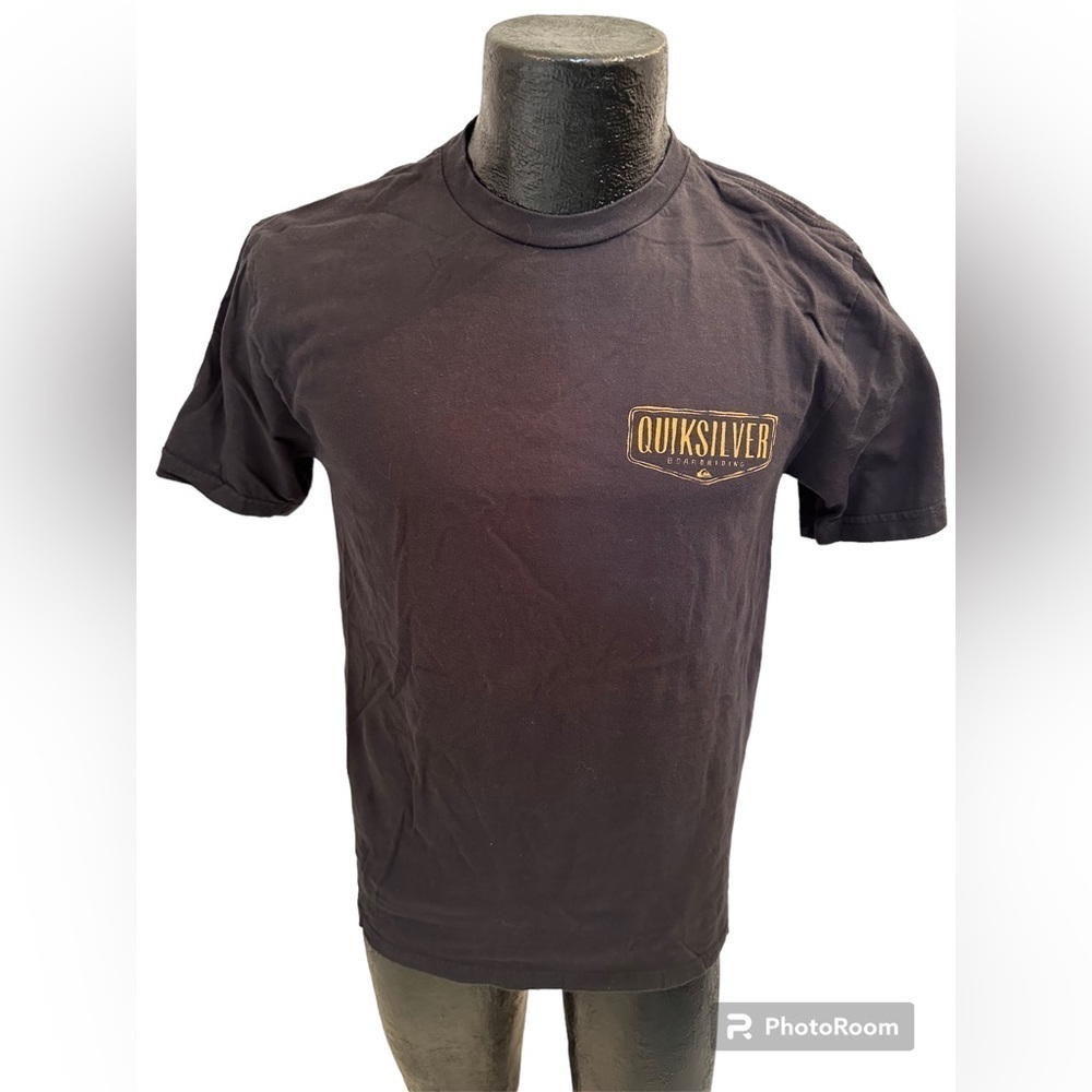Quicksilver Mens T-shirt size medium slim fit